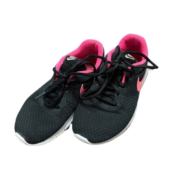 🌟 Nike tennis shoes sz 4.5 🌟 - Picture 2 of 10